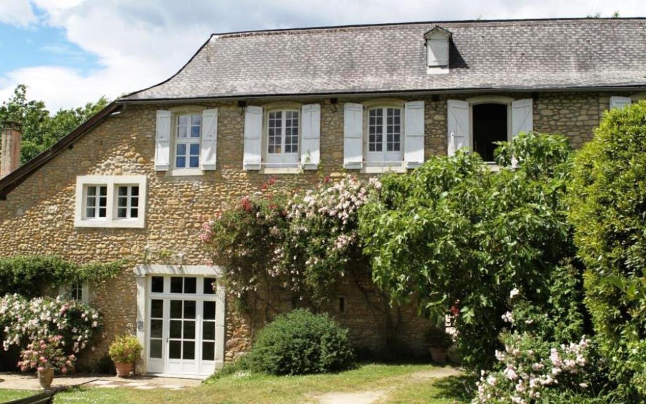 Bed and Breakfast La Ferme Dague Lasseube Екстер'єр фото