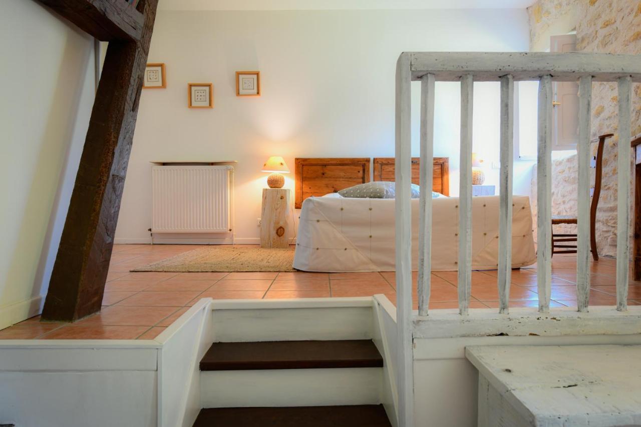 Bed and Breakfast La Ferme Dague Lasseube Екстер'єр фото