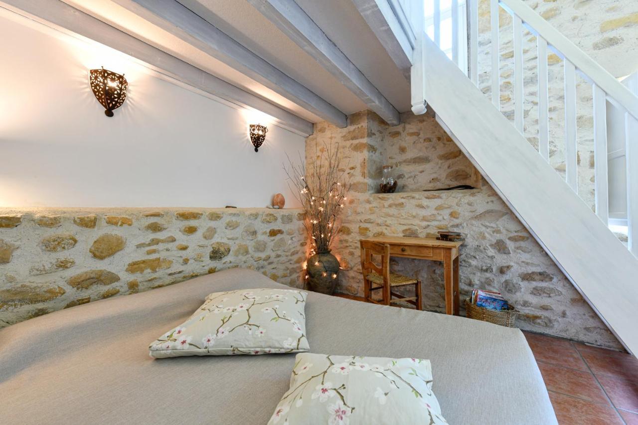 Bed and Breakfast La Ferme Dague Lasseube Екстер'єр фото