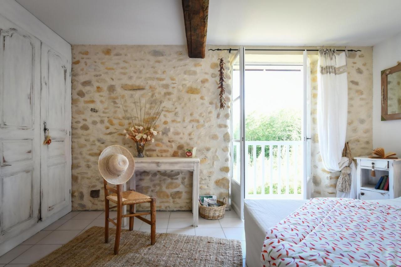 Bed and Breakfast La Ferme Dague Lasseube Екстер'єр фото