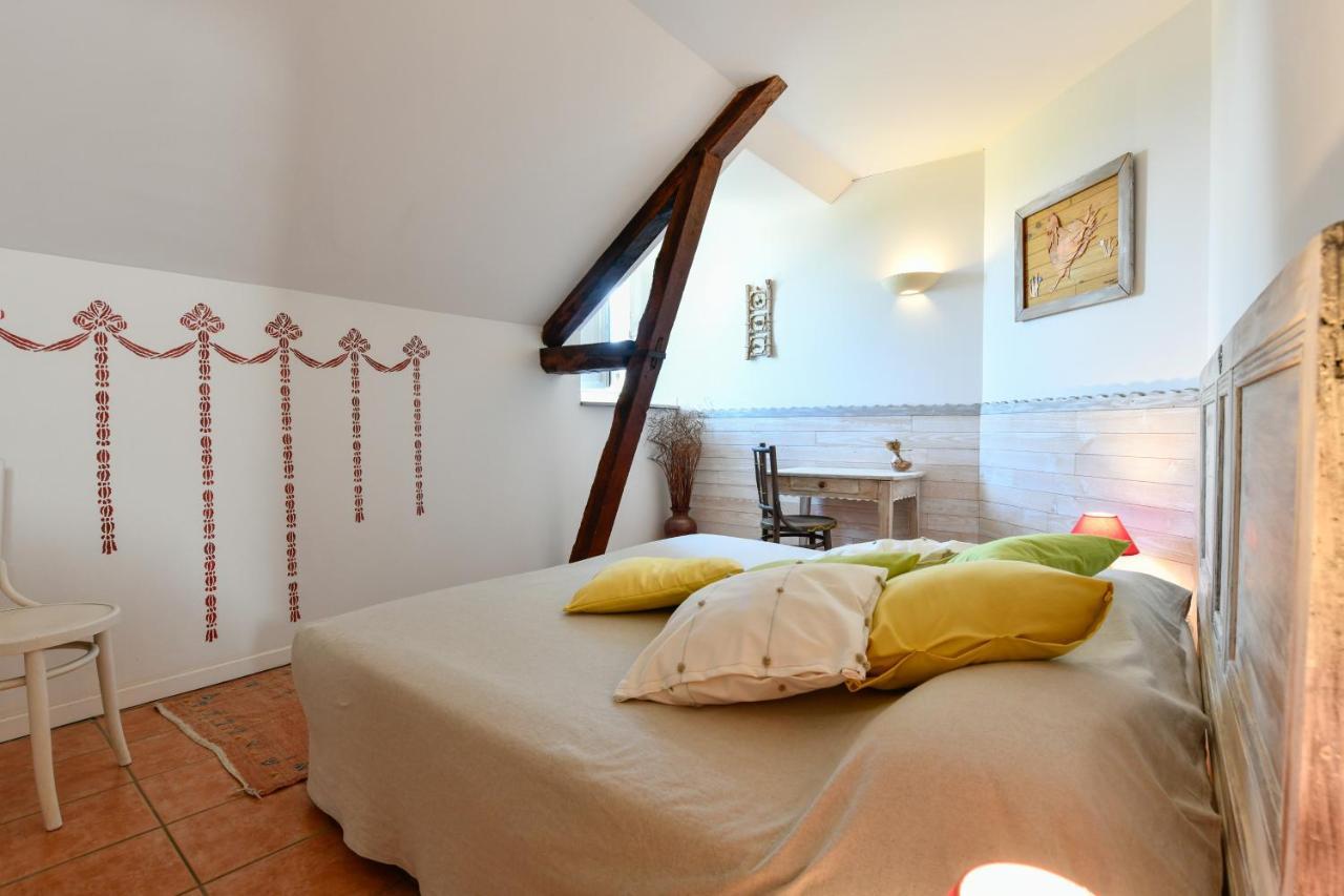 Bed and Breakfast La Ferme Dague Lasseube Екстер'єр фото