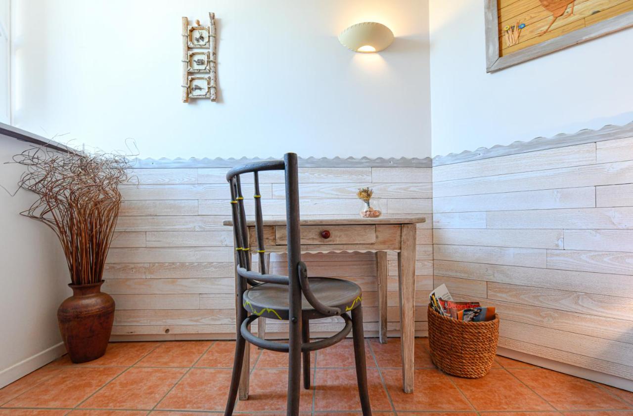 Bed and Breakfast La Ferme Dague Lasseube Екстер'єр фото