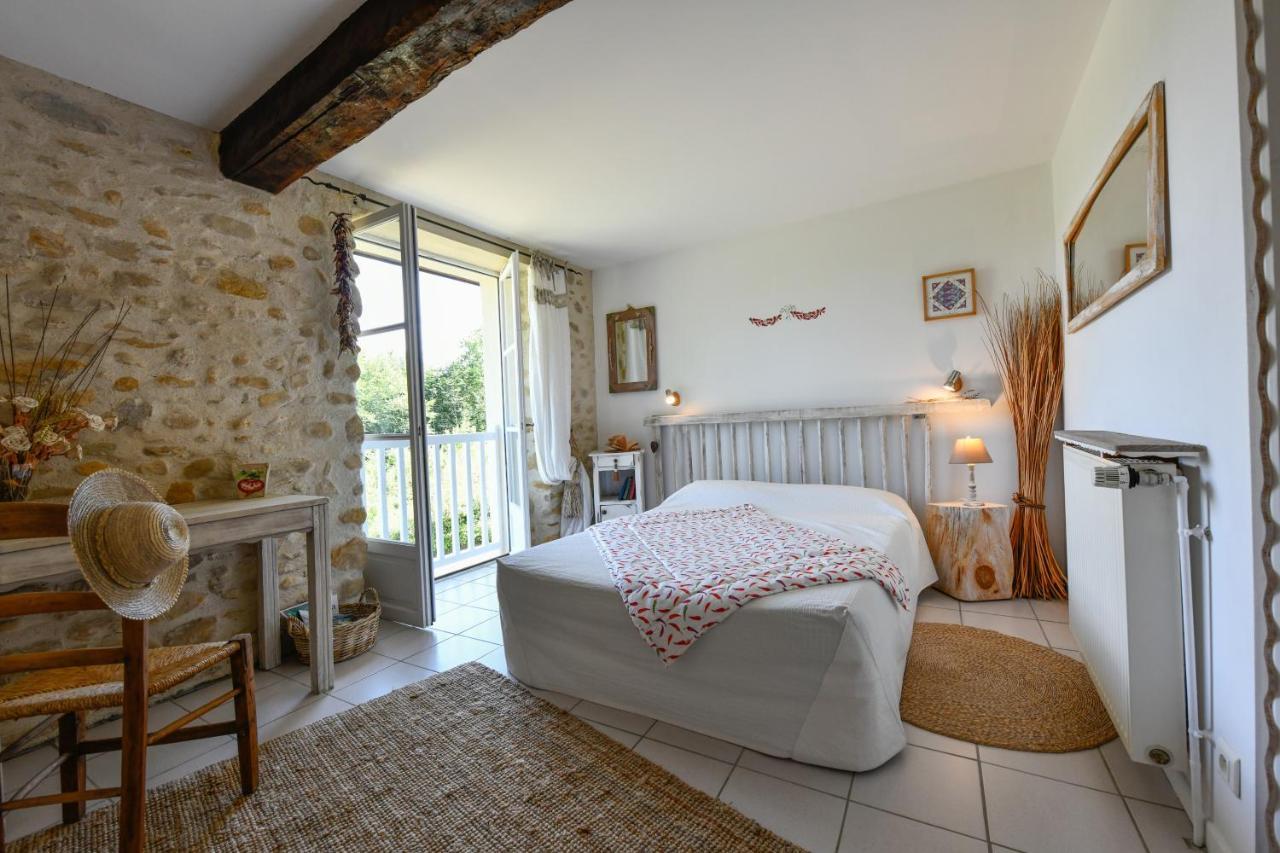 Bed and Breakfast La Ferme Dague Lasseube Екстер'єр фото
